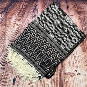 NWT DSW Black and white blanket